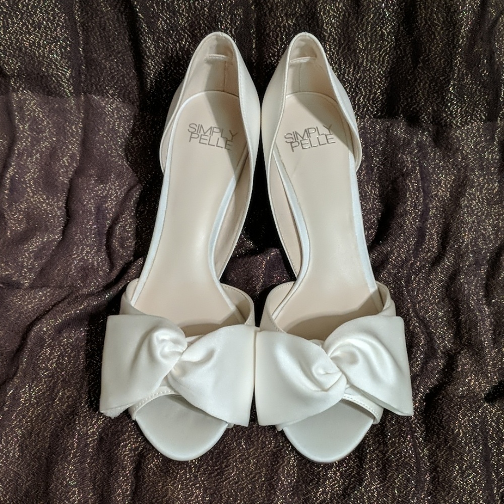 Ivory satin wedding heels NWB
